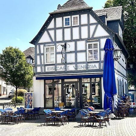 Tiny Apartment With Spacious Terrace On The Rhine Neuwied Exterior foto