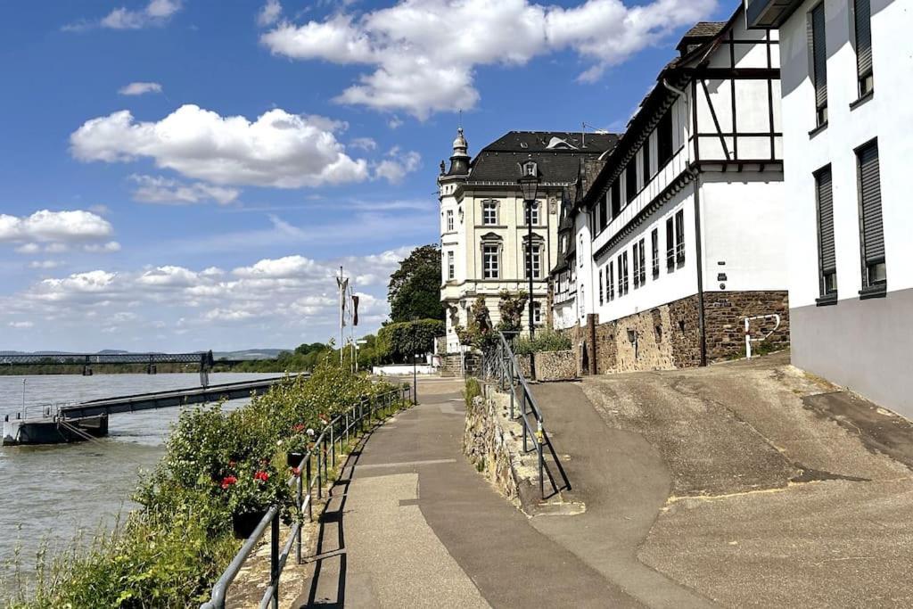 Tiny Apartment With Spacious Terrace On The Rhine Neuwied Exterior foto